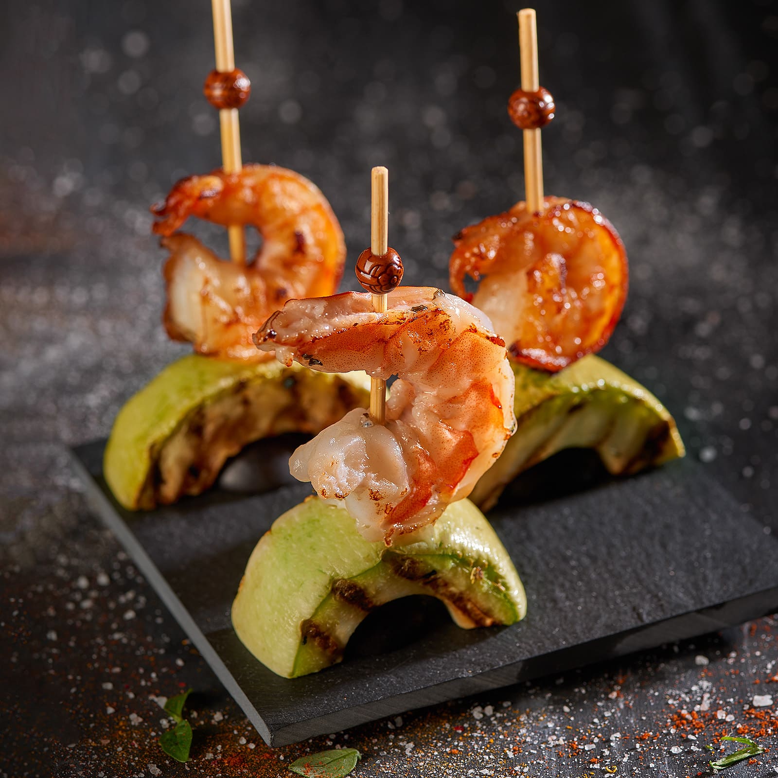 Canapé de crevettes tigrées