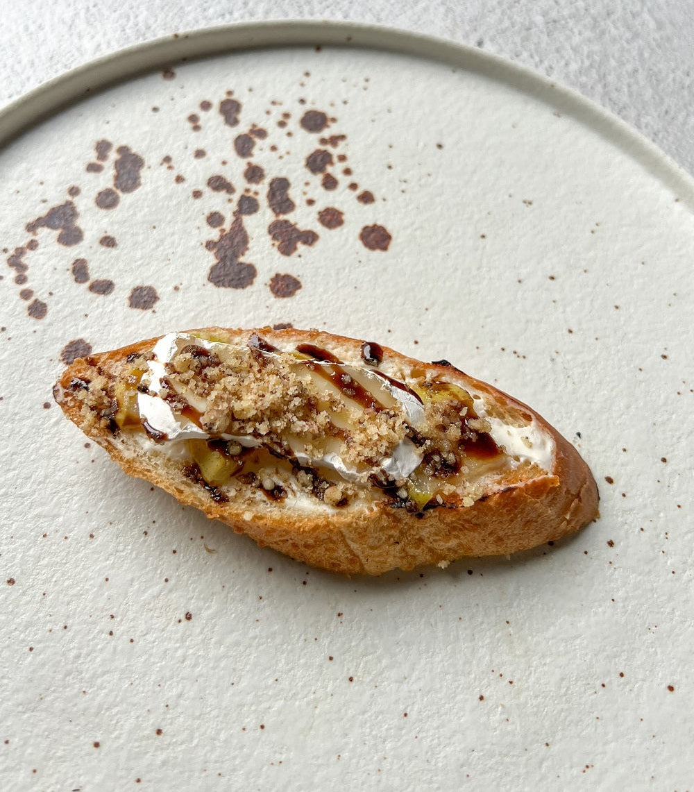 Camembert & Grilled Pear and Nuts (10 pcs)