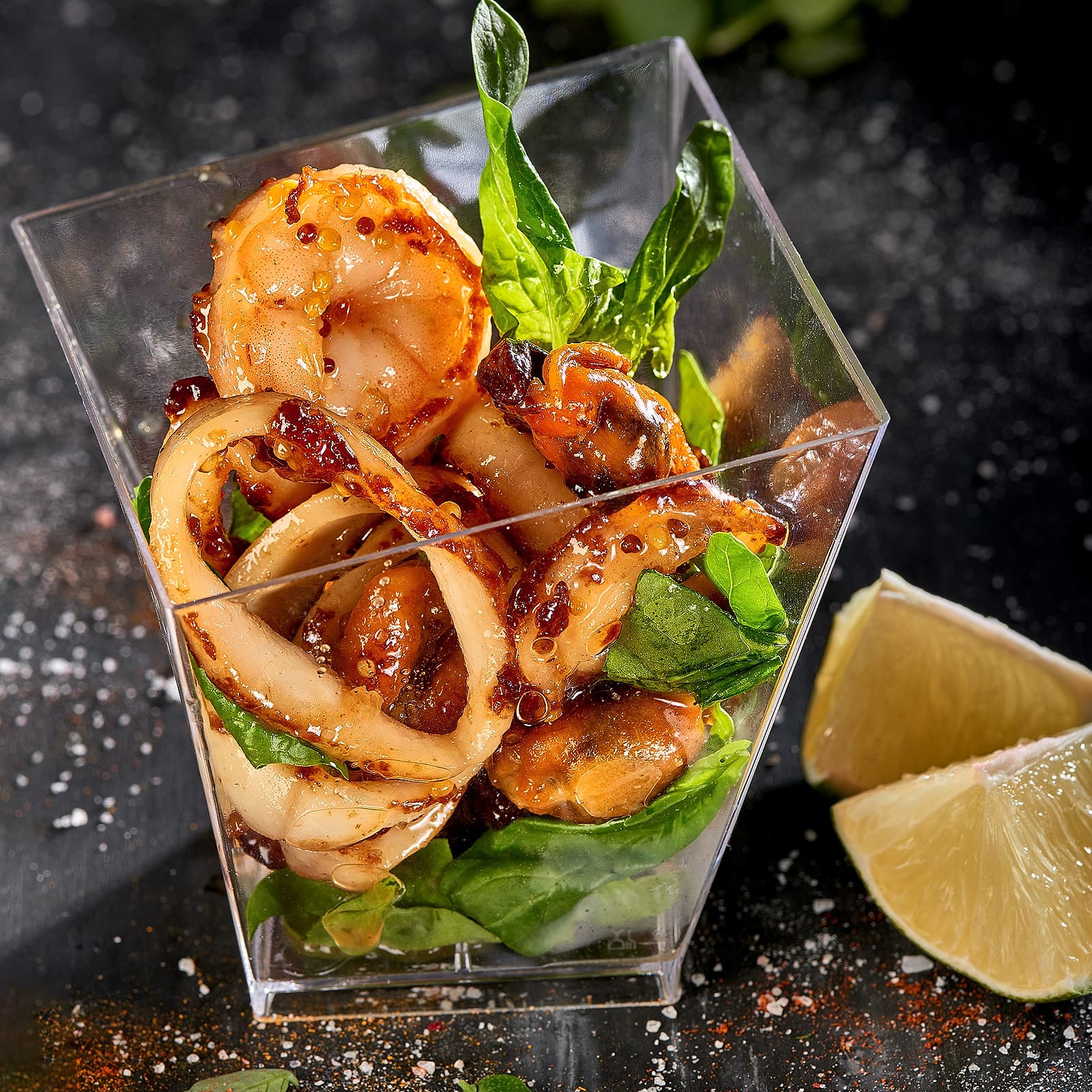 Délice de fruits de mer avec une vinaigrette moutarde-miel