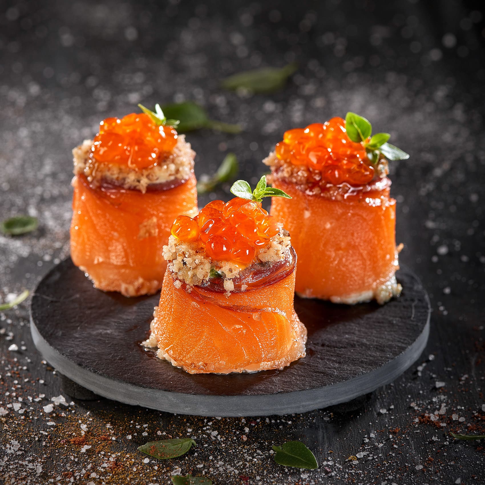 Rouleau de saumon au caviar rouge