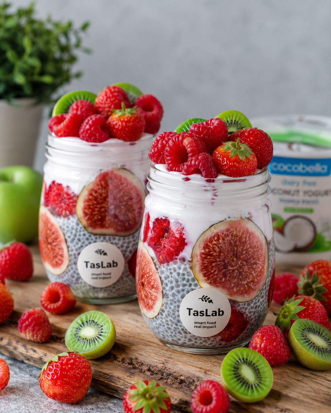 Fig, Strawberry & Kiwi Chia Breakfast Jar